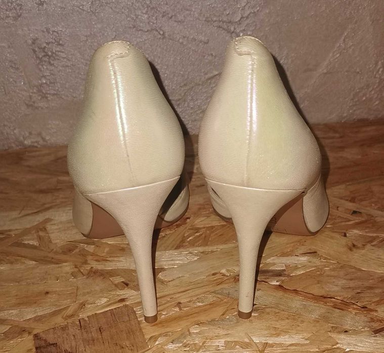 czółenka skóra Nina West 39/24,5 cm