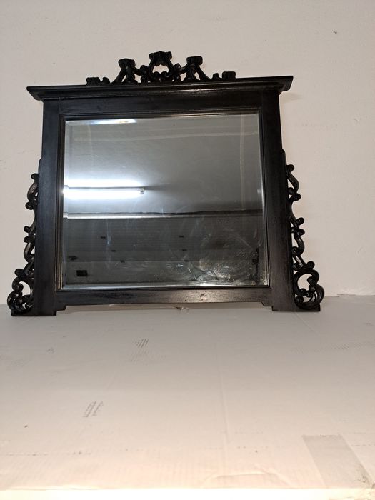 Espelho de parede antigo