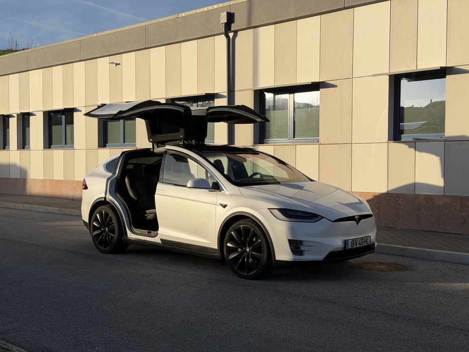 Tesla Model X 100D