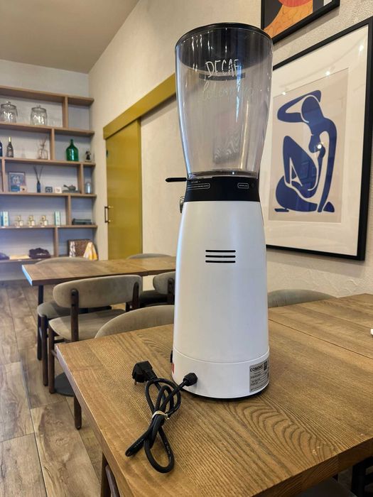 Moinho de Café Compak F8