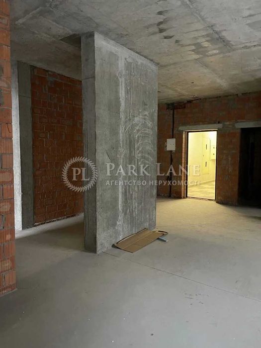 Продаж трьохкімнатної квартири в ЖК Ярославів Град без ремонту