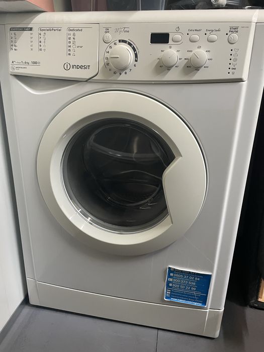 Máquina da lavar roupa - Indesit 6 kg