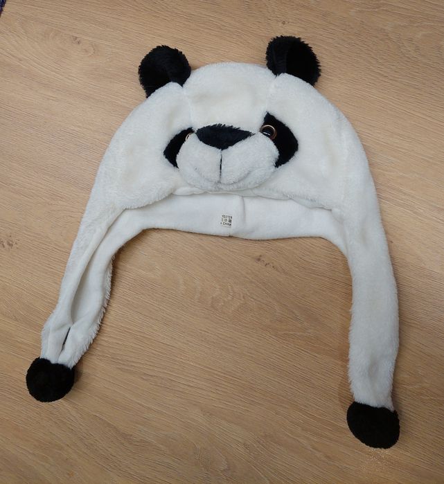 Czapka z maskotką pandą