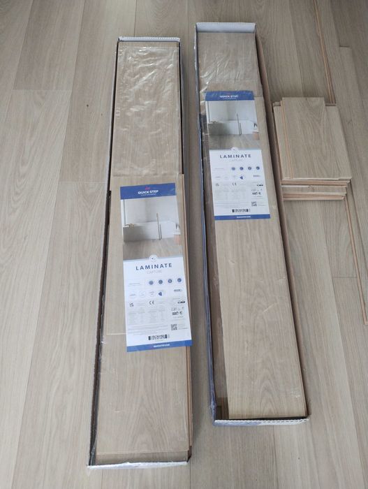 Sprzedam paczkę pociętych  paneli Dąb beżowy lakierowany- Quick-Step