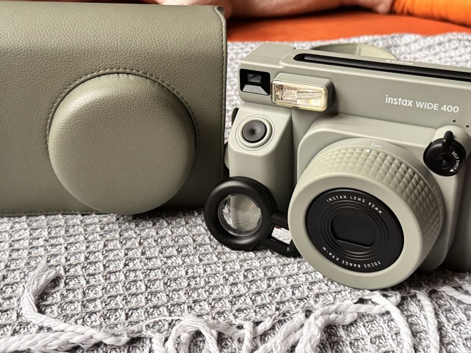 Фотоапарат миттєвого друку INSTAX WIDE 400 з чохлом