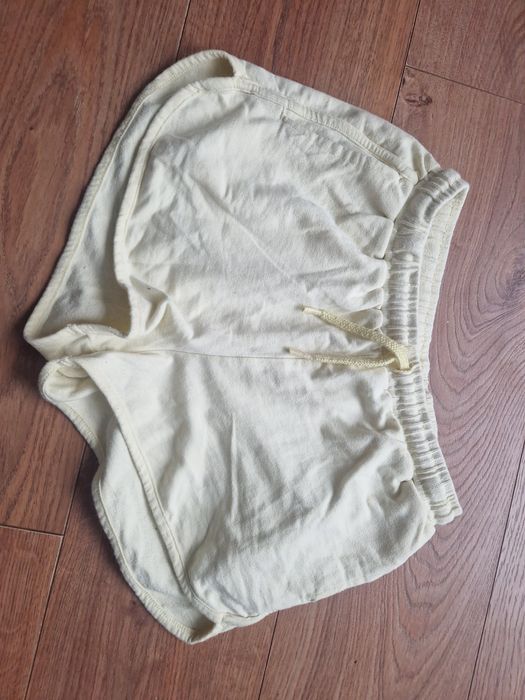 Kanarkowe shorty Sinsay 158