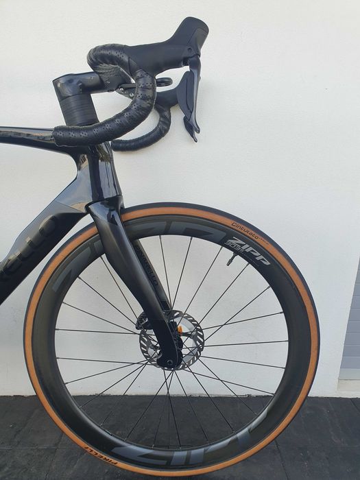 Pinarello Dogma F12 Ultegra Di2 (24v) Disco.