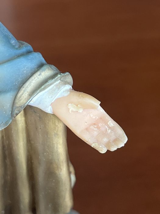 Estátua Nª Srª das Graças, 31 cm, resina com base de madeira, antiga
