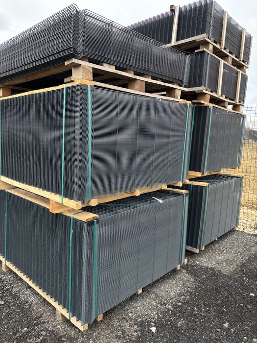 Ogrodzenie panelowe 123 cm fi4 plus podmurówka