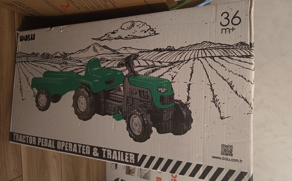 Traktor z pedałami nowy