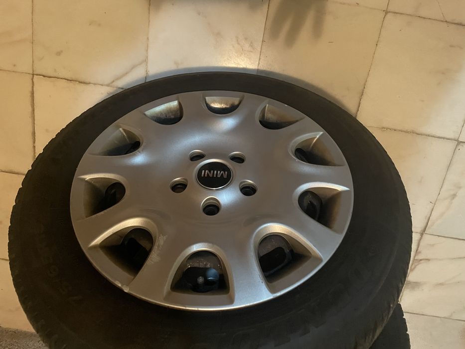 4 jantes 15” mini cooper c/ pneus quase novos