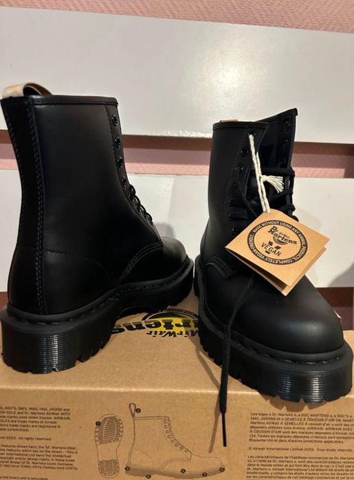 Dr. Martens Vegan 37 novas