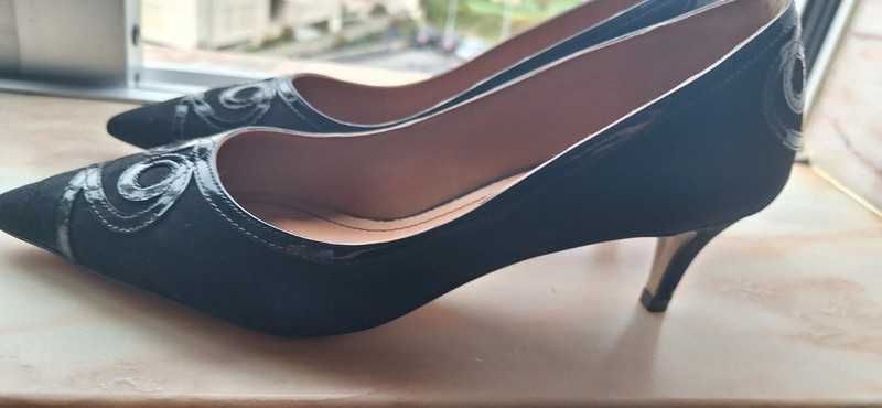 Sapato tacão preto
