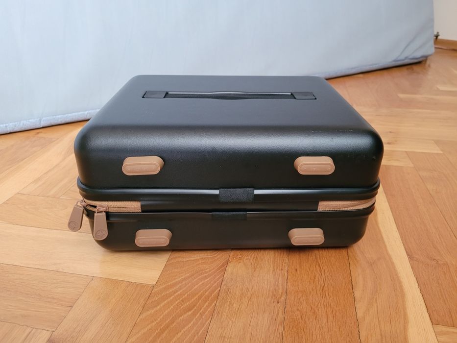 Mała walizeczka/kuferek podróży