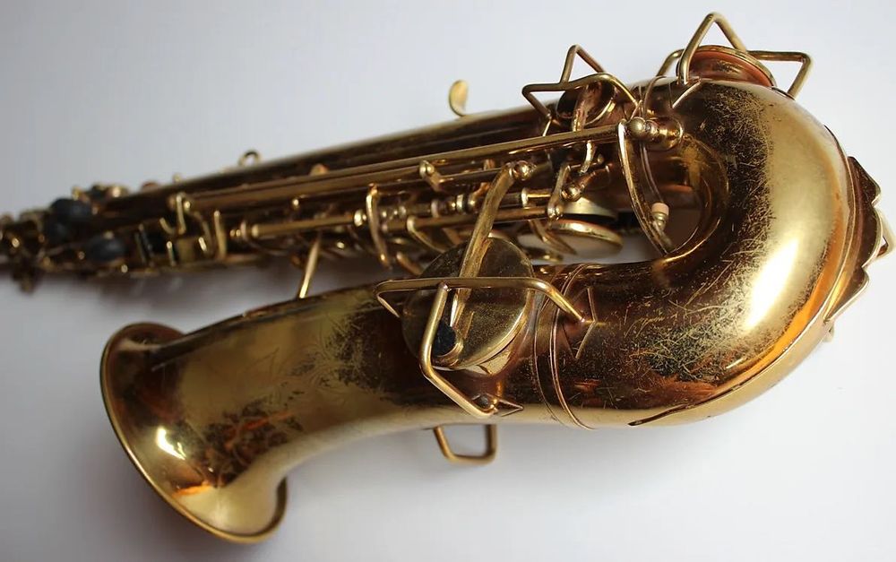 Saxofone Alto Buescher True-Tone (serie IV-1930)