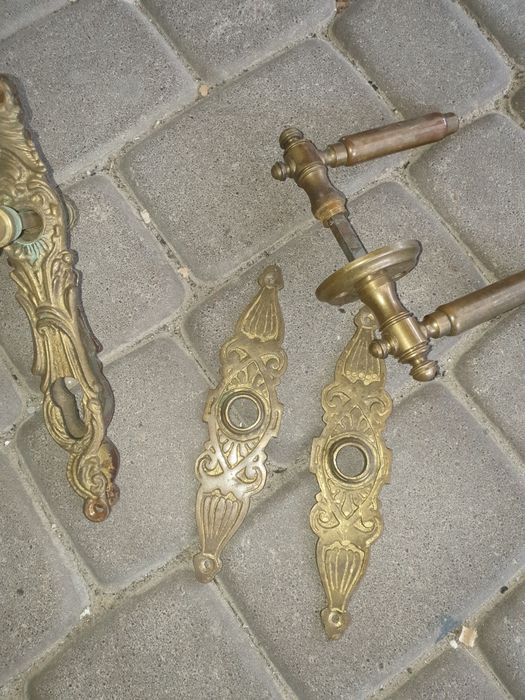 Zabytkowe klamki do drzwi