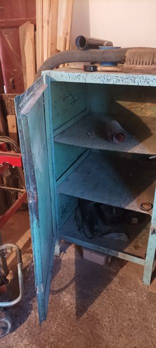 Металічна шафа (сейф)