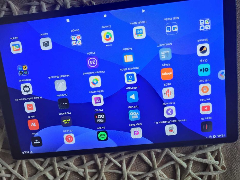 Tablet Lenowo 4/64 LTE SIM etui podstawka ładowania