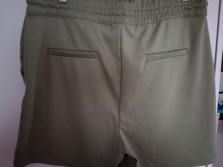 Nowe krótkie spodenki Esmara