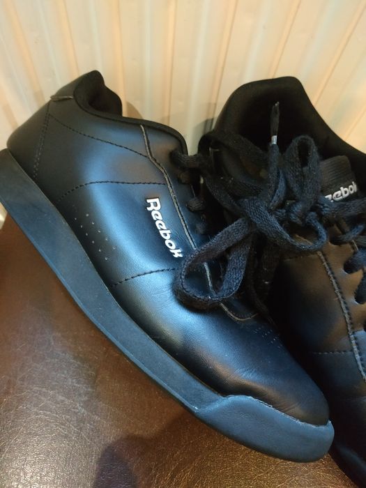 Жіночі кросівки 38 розміру Reebok