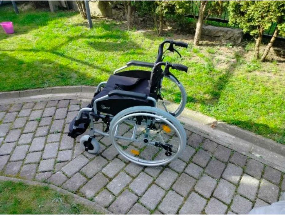 Wózek inwalidzki składany