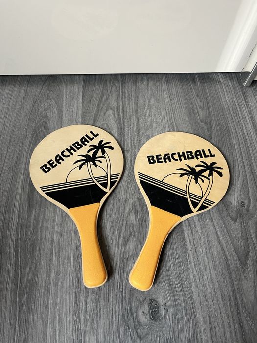 Деревяні ракетки невеличкого розміру