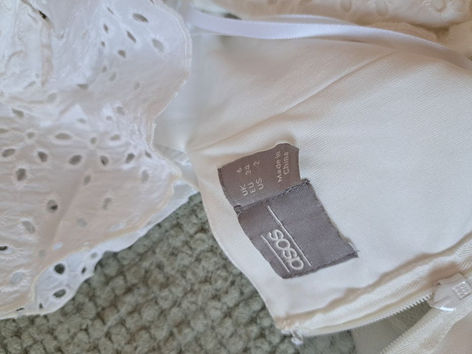 Sukienka wieczorowa Asos