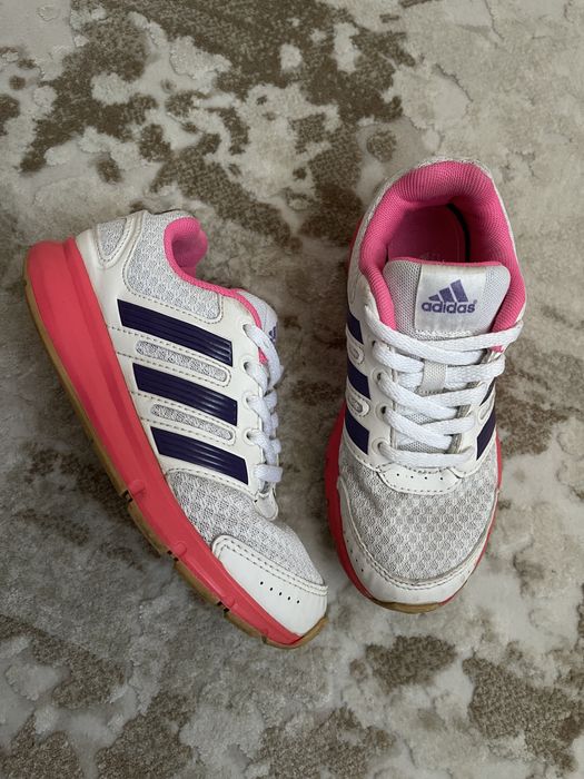 Кросівки дитячі для дівчинки Adidas розмір 30 устілка 19 см