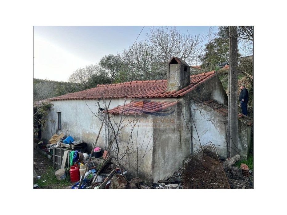Moradia Rústica de 75m2 para Recuperar ou Demolir e Terreno com 990...