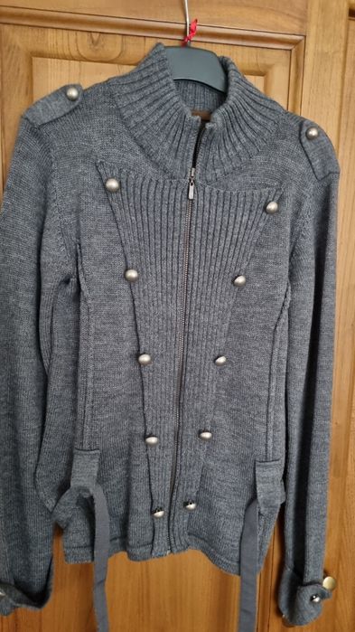 Casaco de malha, tamanho M, da marca Decenio.