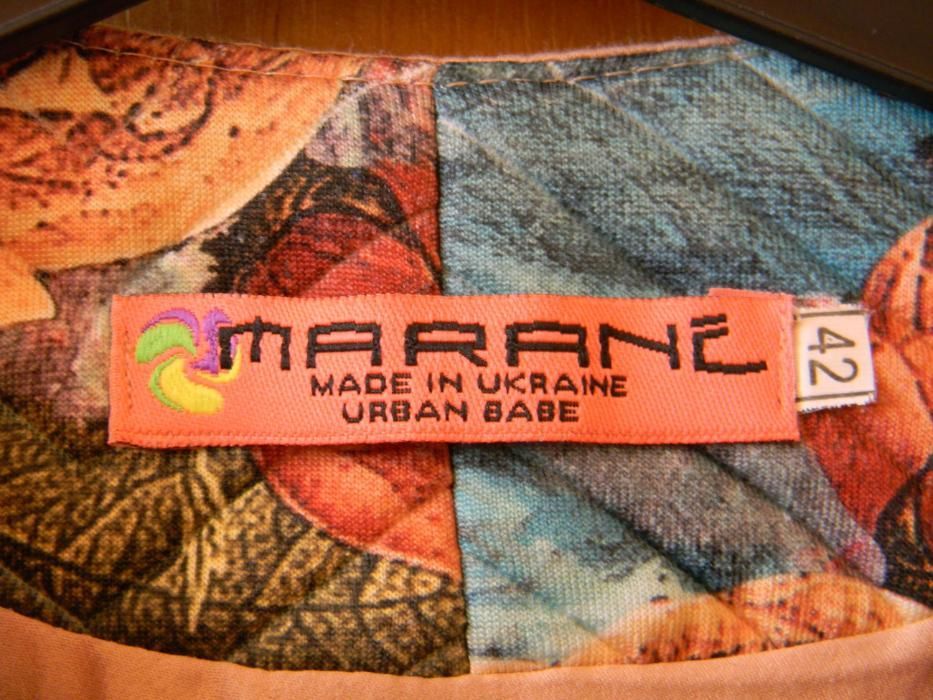 Жіноче пальто, пальто для дівчини.