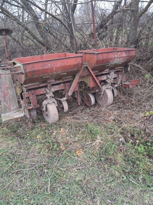 Юмз 6  та сільгоспзнаряддя