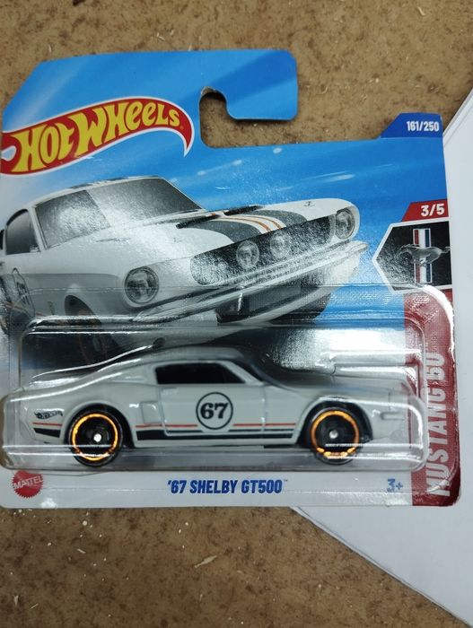 Hotwheels  com cartela