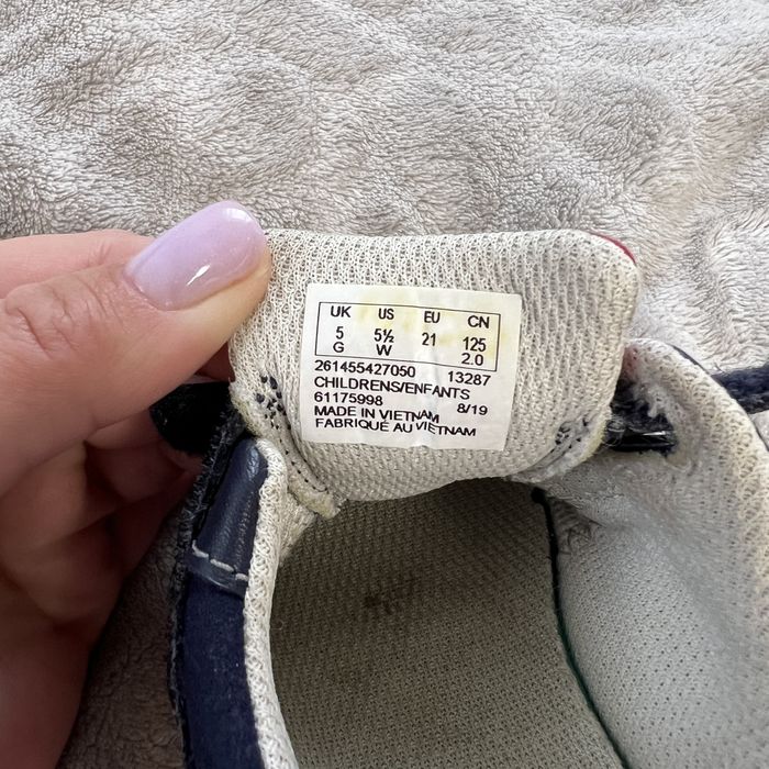 Дитячі шкіряні кросівки Clarks