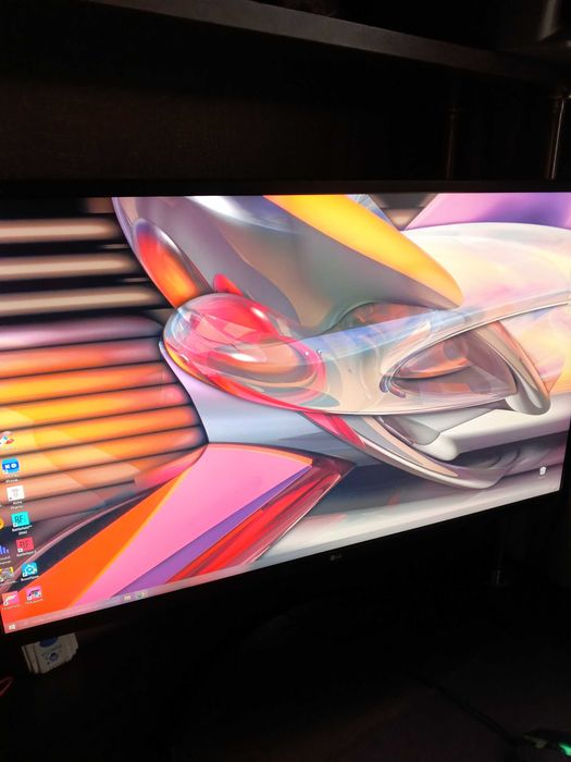 LG UltraFine 32UK550-B