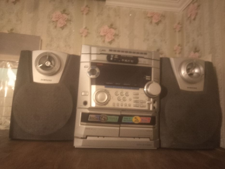 Продам музикальний центер