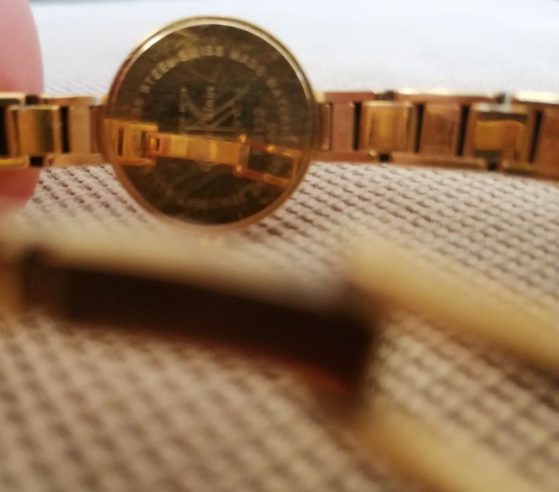 Zegarek CK oryginalny.  Plus 2 nowe baterie srebrowe