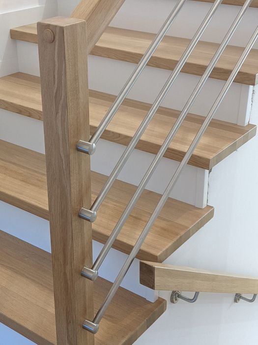 Schody drewniane balustrady producent