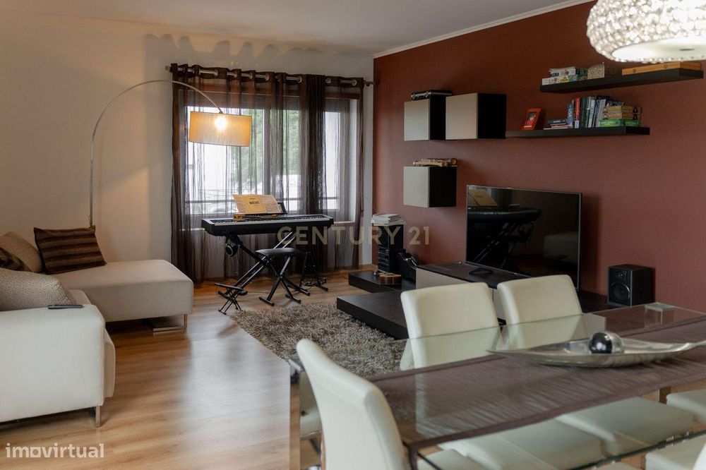 Apartamento Renovado em Marvila, Lisboa com Vista para o Lago