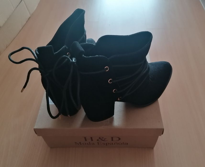 Botas de Senhora - Tamanho 36 (novas)