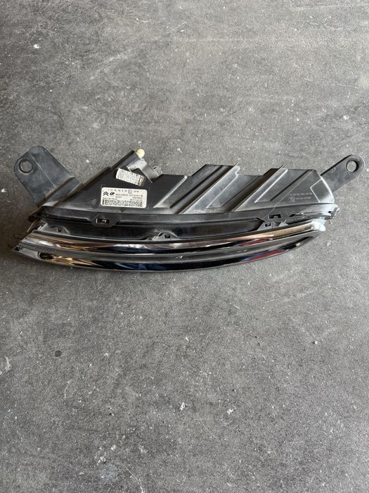 Farol diurno esq citroen c3