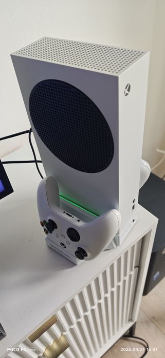 Xbox series S 2x Pad Stacja