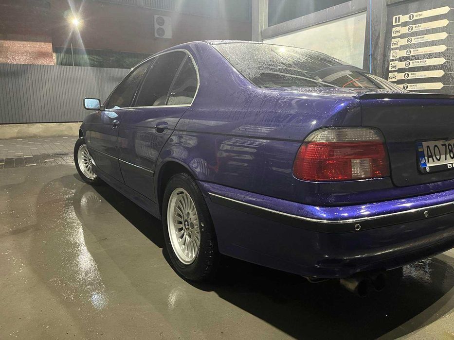 Продам БМВ  е39.