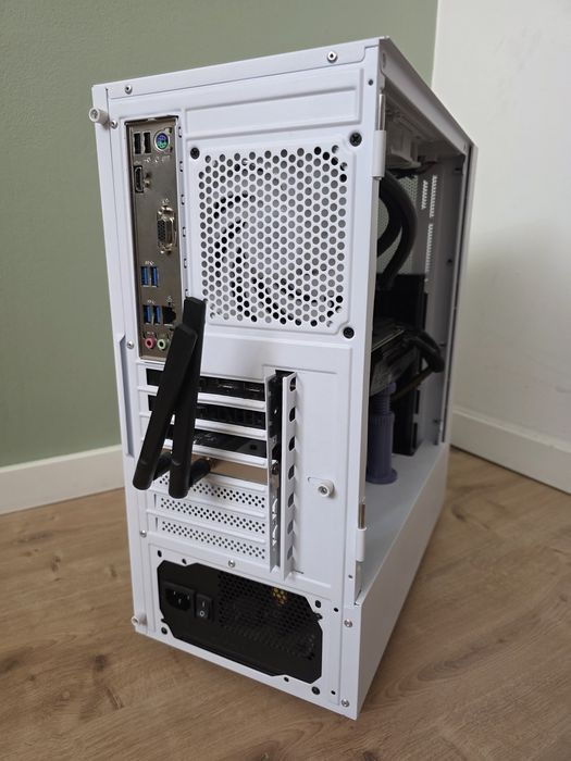 Komputer stacjonarny mini atx