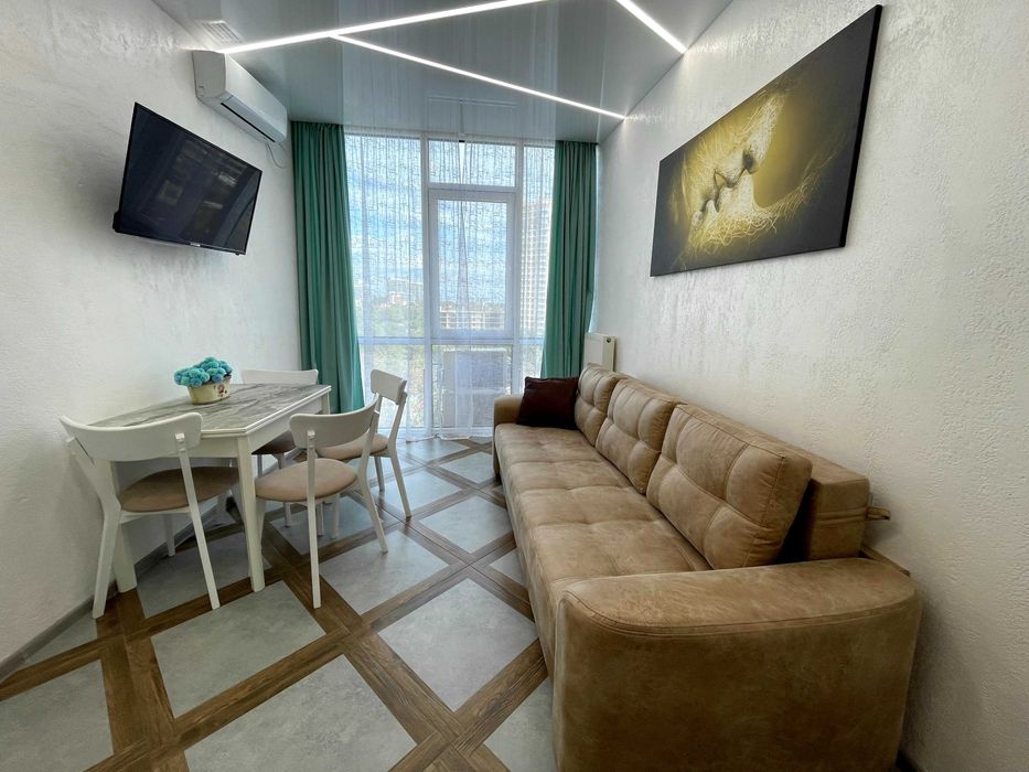 Посуточно квартира в Аркадии, Одесса. King-size кровать. Паркинг