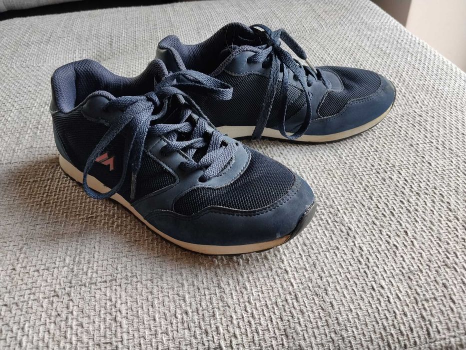 Buty sportowe granatowe rozmiar 36