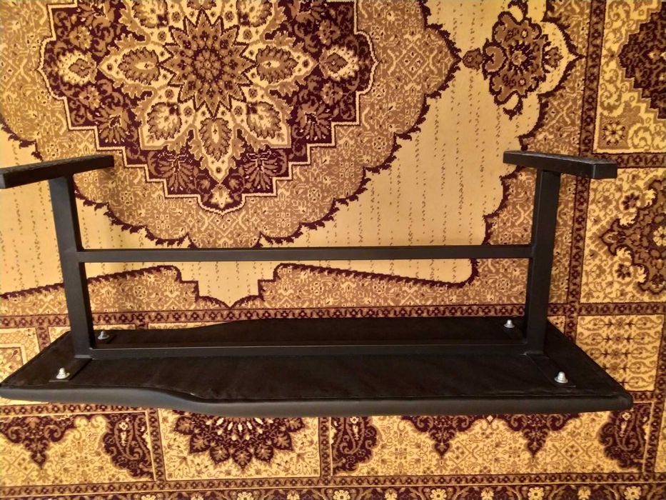 Спортивная прямая скамья для силовых упражнений