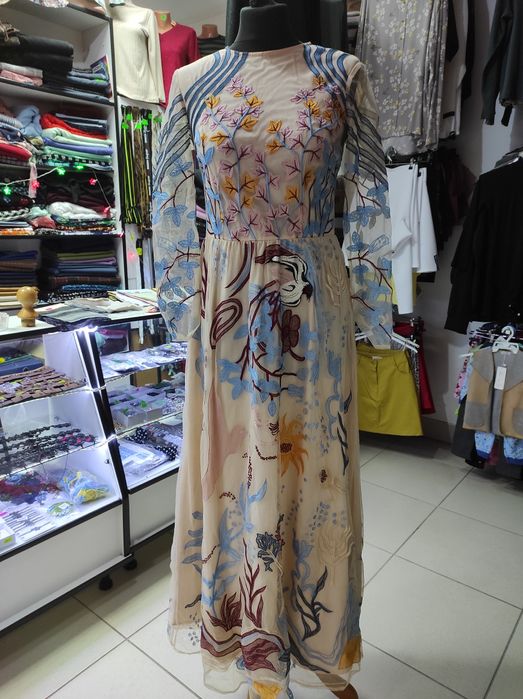 Бежеве  плаття (сукня) з японською вишивкою