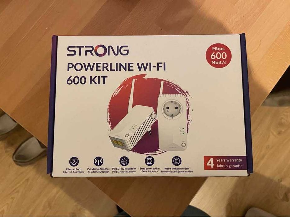 Kit Powerline Wi-Fi 600 Strong (2 adaptadores) - como novo