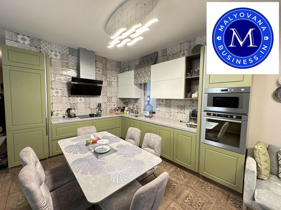 Совіньйон: 2 поверхи, 205 м², гараж, меблі, готовий до заселення!